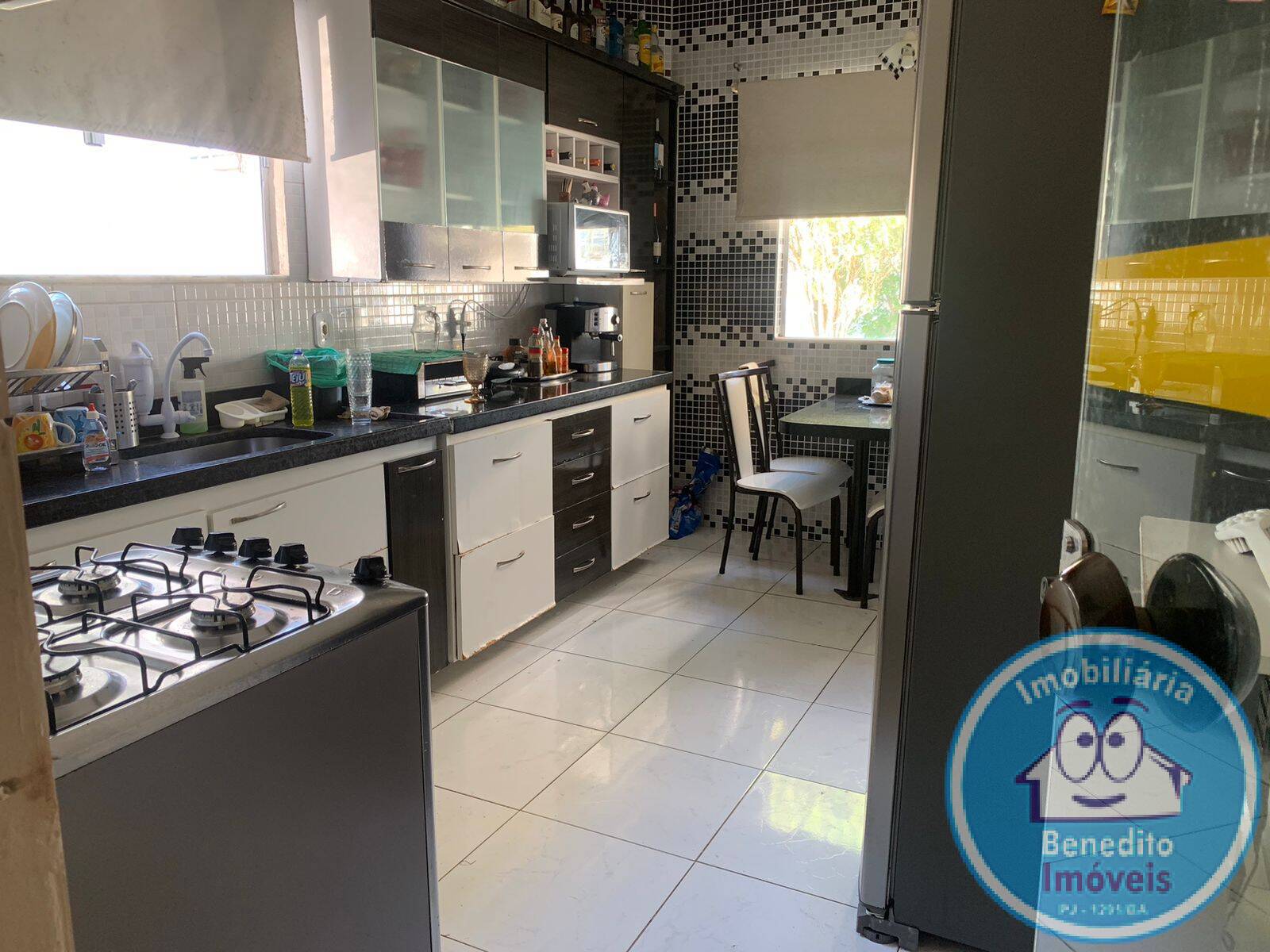 Casa à venda com 4 quartos, 330m² - Foto 14